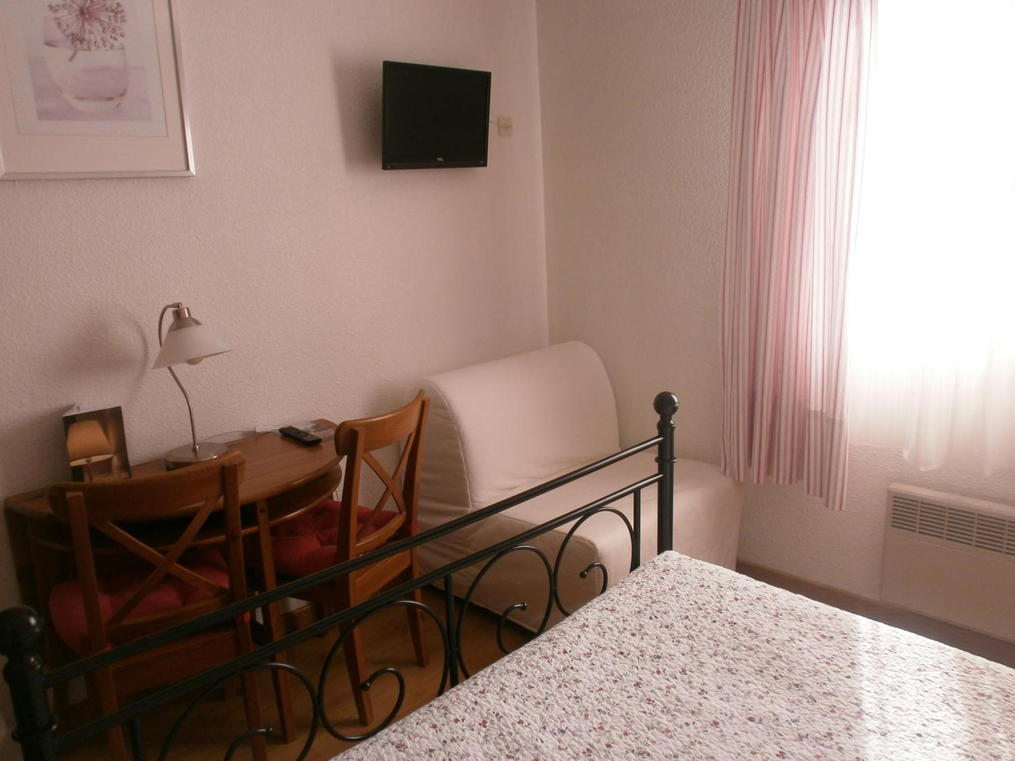 Hotel Le Clos Des Pins Six-Fours-les-Plages Oda fotoğraf