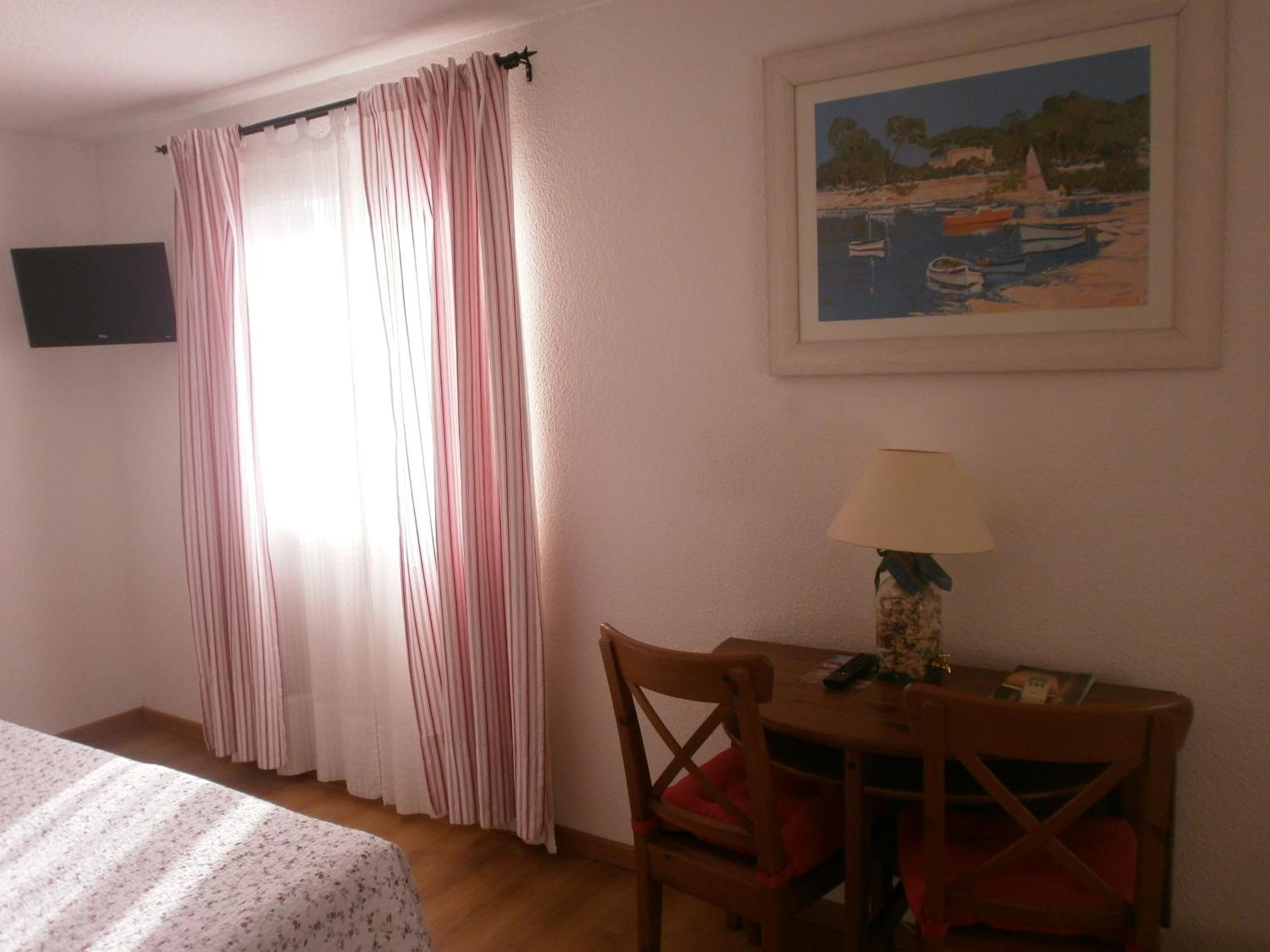 Hotel Le Clos Des Pins Six-Fours-les-Plages Oda fotoğraf