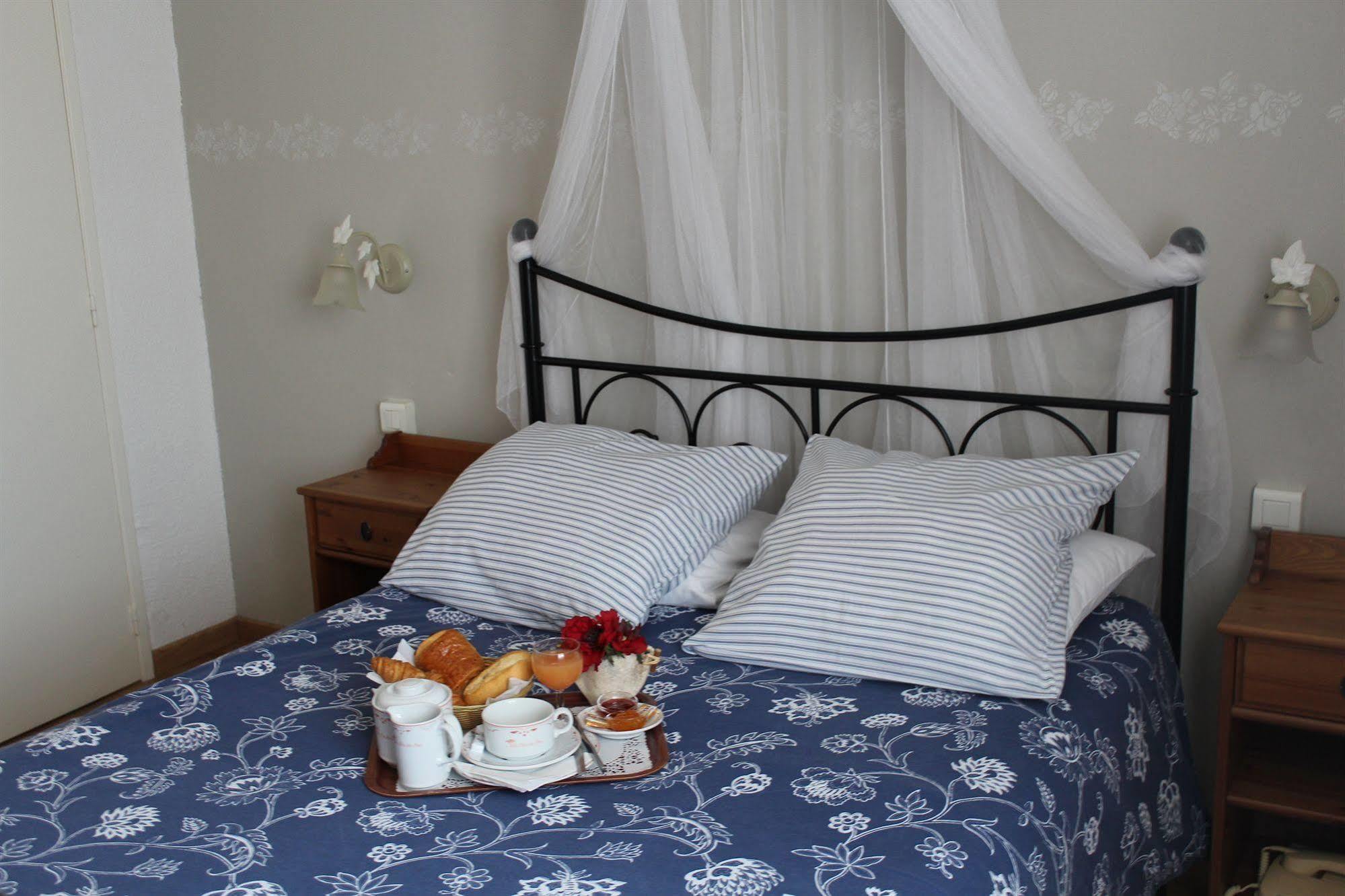 Hotel Le Clos Des Pins Six-Fours-les-Plages Dış mekan fotoğraf